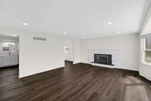 17525 Maple Ave, Lansing, IL 60438 - Photo 7