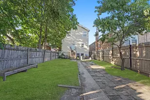 3641 W 57th St, Chicago, IL 60629 - Photo 11