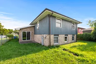 928 E 153rd St, Phoenix, IL 60426 - Photo 23