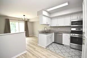 121 Cammeron Ct, Aurora, IL 60504 - Photo 9