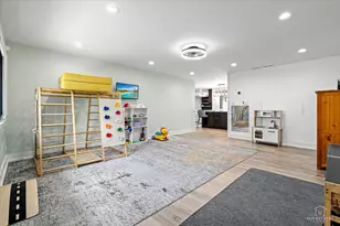 823 Georgean Ln, Schaumburg, IL 60193 - Photo 5