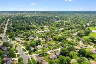 823 Georgean Ln, Schaumburg, IL 60193 - Photo 35