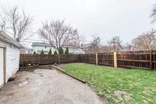 415 W Ridgeland Ave, Waukegan, IL 60085 - Photo 5