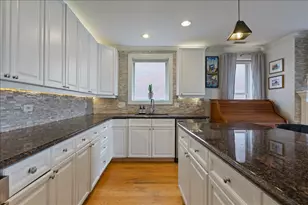 714 W Melrose St, Chicago, IL 60657 - Photo 11