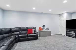 2248 Avalon Dr, Buffalo Grove, IL 60089 - Photo 29