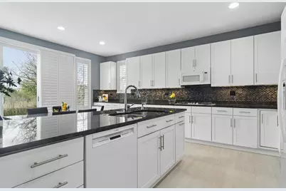 2248 Avalon Drive, Buffalo Grove, IL 60089 - Photo 7