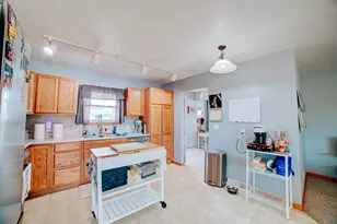 520 N 6th St, Watseka, IL 60970 - Photo 11