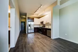 851 W Grand Ave, Chicago, IL 60642 - Photo 3