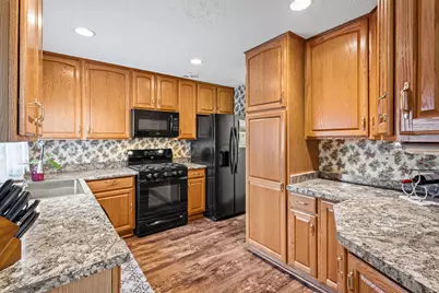 1013 Manor Drive, Streamwood, IL 60107 - Photo 9