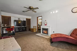 1013 Manor Dr, Streamwood, IL 60107 - Photo 19