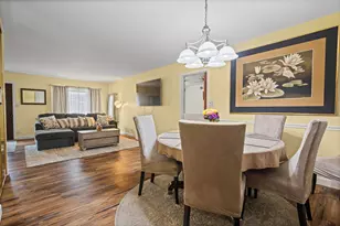 1013 Manor Dr, Streamwood, IL 60107 - Photo 5