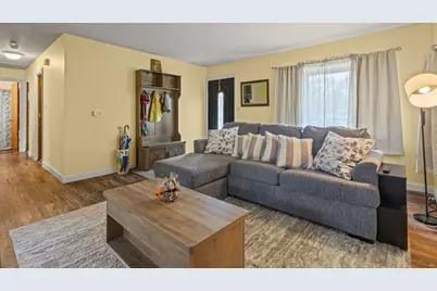 1013 Manor Drive, Streamwood, IL 60107 - Photo 3