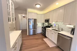 852 Beech Dr, Elgin, IL 60120 - Photo 5