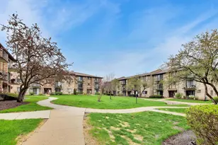 324 Klein Creek Ct, Carol Stream, IL 60188 - Photo 5