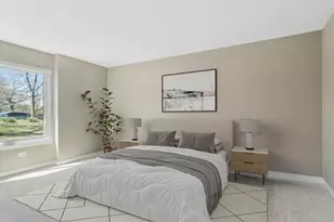 563 Woodview Rd, Lake Barrington, IL 60010 - Photo 17