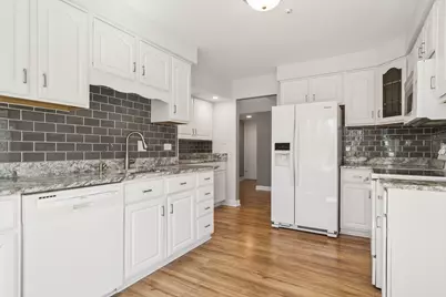 563 Woodview Road #D, Lake Barrington, IL 60010 - Photo 11