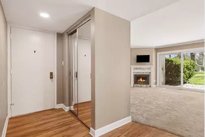 563 Woodview Road #D, Lake Barrington, IL 60010 - Photo 5