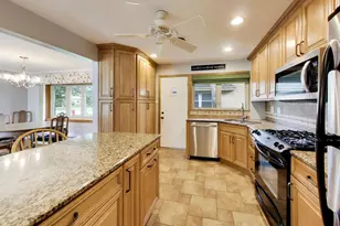 10620 Lockwood Ave, Oak Lawn, IL 60453 - Photo 9