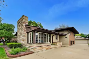 10620 Lockwood Ave, Oak Lawn, IL 60453 - Photo 1