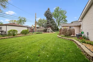 495 Kinkaid Ct, Des Plaines, IL 60016 - Photo 21