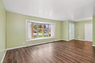 495 Kinkaid Ct, Des Plaines, IL 60016 - Photo 3