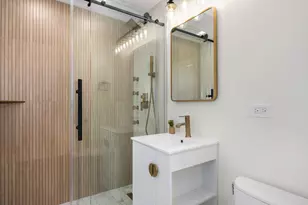 1360 N Sandburg Terrace, Chicago, IL 60610 - Photo 21