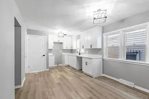 8139 S Exchange Ave, Chicago, IL 60617 - Photo 5