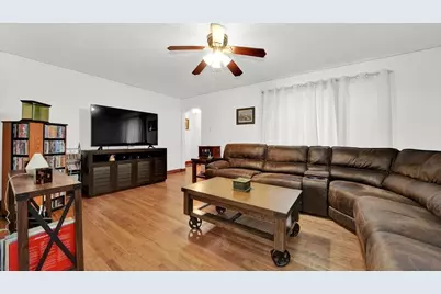 3648 W 68th Place, Chicago, IL 60629 - Photo 5