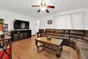 3648 W 68th Pl, Chicago, IL 60629 - Photo 5