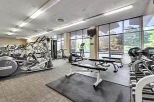 1455 N Sandburg Terrace, Chicago, IL 60610 - Photo 25