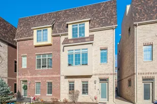 1025 Walnut Wy, Oak Park, IL 60302 - Photo 1