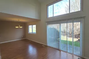 496 Stone Gate Cir, Schaumburg, IL 60193 - Photo 5