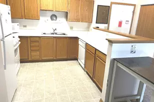 801 N McLean Blvd, Elgin, IL 60123 - Photo 3