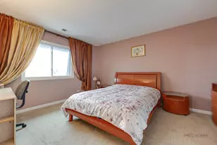 7 Oak Creek Dr, Buffalo Grove, IL 60089 - Photo 15