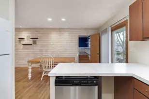 1217 Searle Dr, Normal, IL 61761 - Photo 9