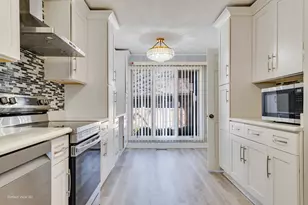 3811 Mission Hills Rd, Northbrook, IL 60062 - Photo 7