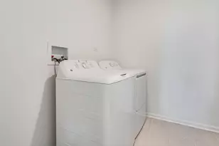 8533 Chadwick Ct, Woodridge, IL 60517 - Photo 31