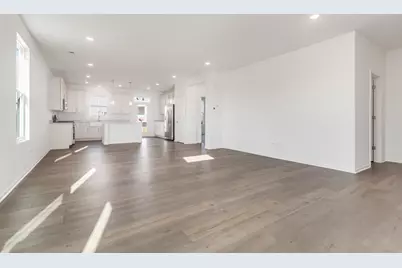 8533 Chadwick Court, Woodridge, IL 60517 - Photo 7