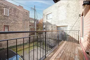 653 W Barry Ave, Chicago, IL 60657 - Photo 9