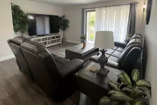 10561 Palos Pl, Palos Hills, IL 60465 - Photo 7