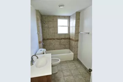 8542 S Lowe Avenue, Chicago, IL 60620 - Photo 9