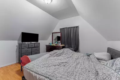 131 N Gifford Street, Elgin, IL 60120 - Photo 5