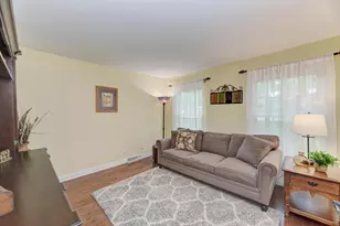 10S607 Glenn Dr, Burr Ridge, IL 60527 - Photo 7