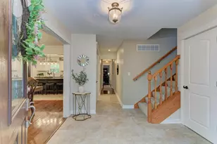 10S607 Glenn Dr, Burr Ridge, IL 60527 - Photo 5