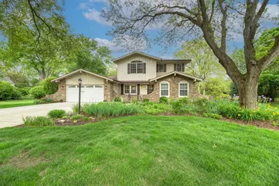 10S607 Glenn Drive, Burr Ridge, IL 60527 - Photo 1