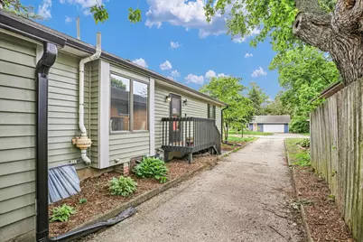 605 S Chicago Avenue, Champaign, IL 61821 - Photo 7