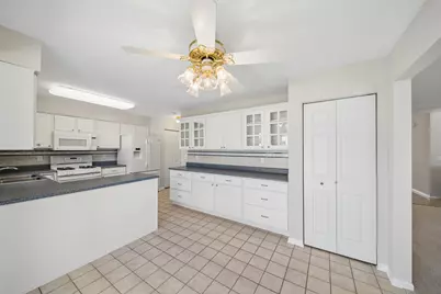 233 Spring Court, North Aurora, IL 60542 - Photo 15