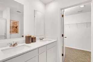 5760 Hunter Dr, Racine, WI 53406 - Photo 15