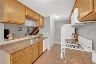 485 James Ct, Glendale Heights, IL 60139 - Photo 5