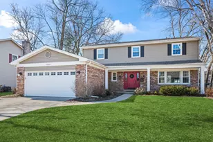 1320 N Douglas Ave, Arlington Heights, IL 60004 - Photo 3